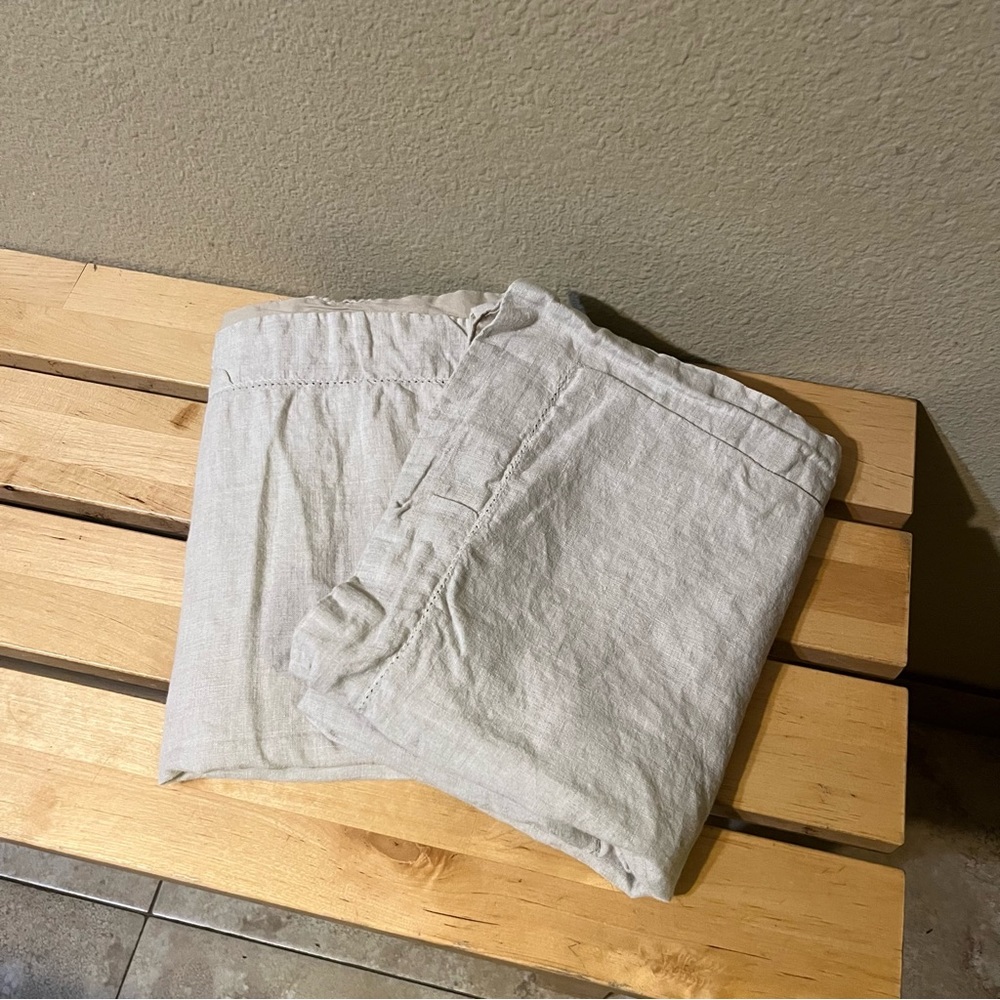 2 Tahari 100% Linen King Size Shams